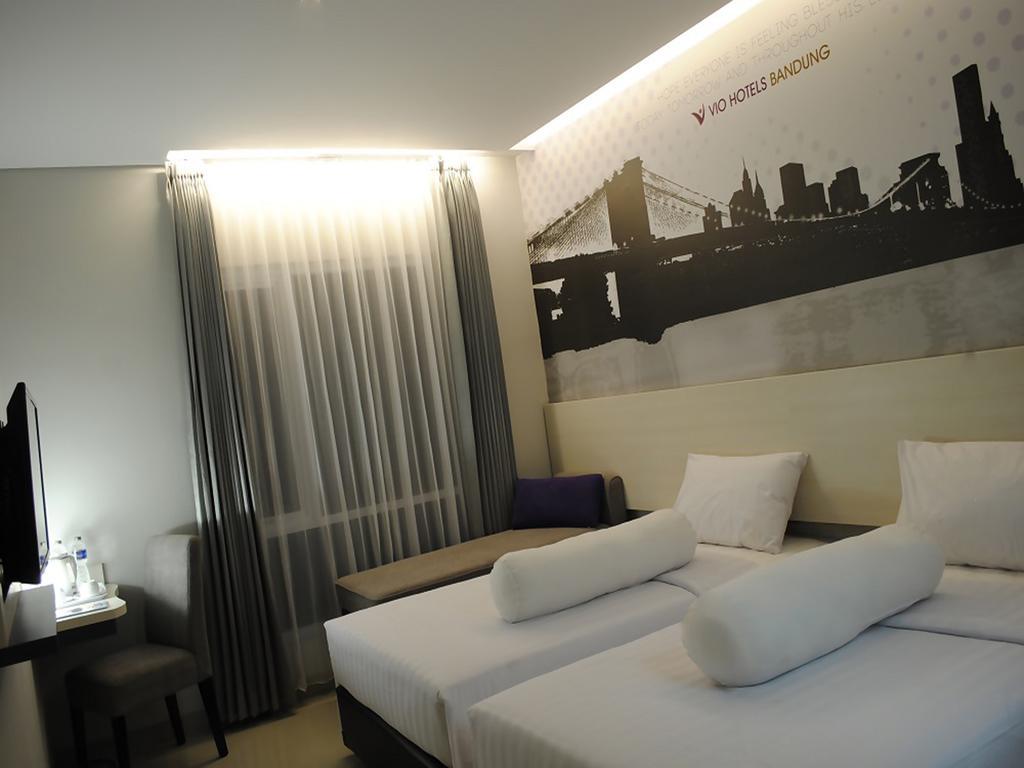 Vio Hotel Veteran Bandung Zimmer foto