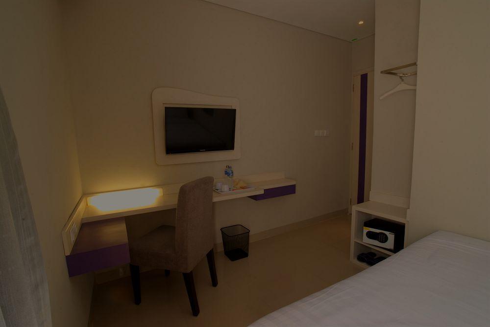 Vio Hotel Veteran Bandung Exterior foto
